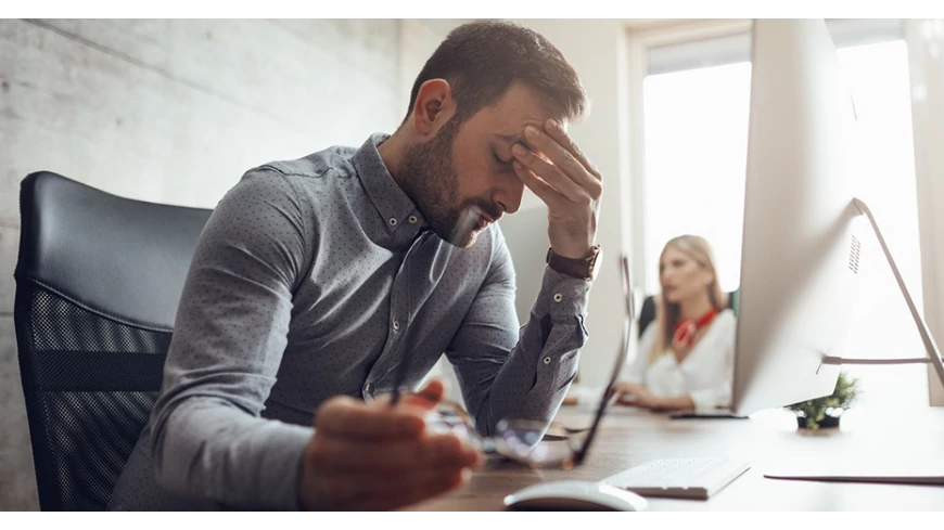 A rossz tartás okozta fejfájás ellen, a kineziológiai tape segítségével