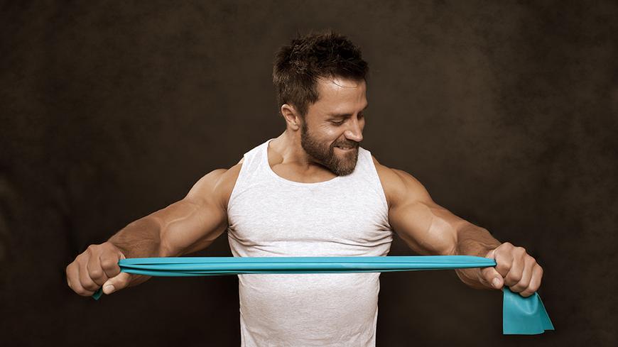 3+1 hatékony otthoni bicepsz edzés férfiaknak